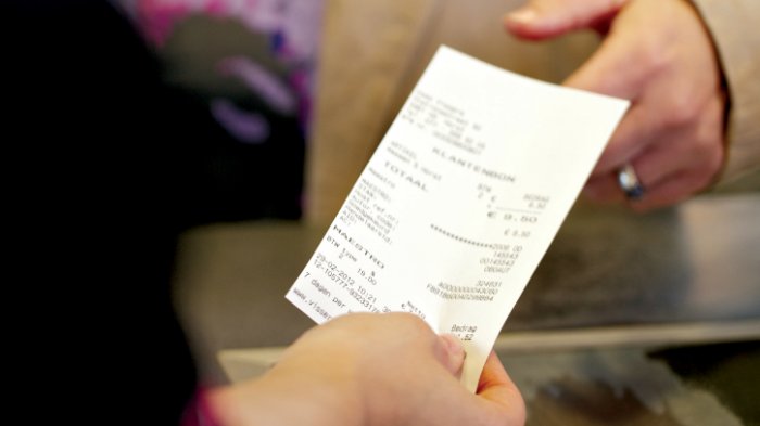 Científicos de España alertaron sobre el riesgo de contraer cáncer o quedar infértil sólo por manipular boletas