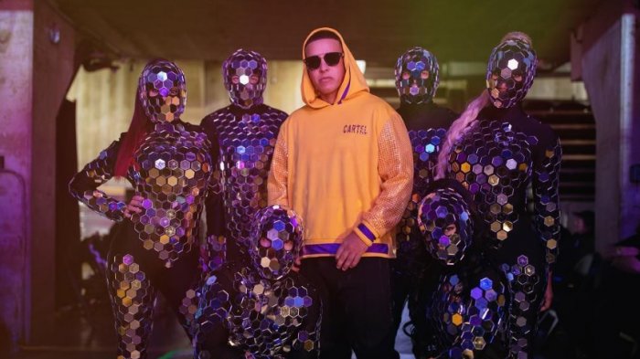 Daddy Yankee se llenó de críticas tras subir polémica fotografía junto a su esposa