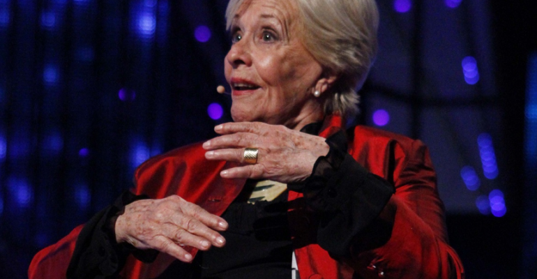 Delfina Guzmán se emocionó tras recibir galardón en Premios Caleuche