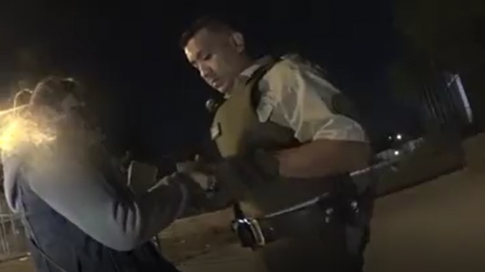 Carabinero rechaza intento de soborno de mujer que ofreció $30 mil para no ser detenida: 