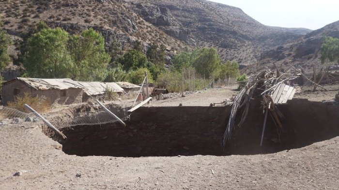 Perdió su casa y 9 cabras: Enorme socavón dejó en la calle a un criancero tras sismo en Coquimbo