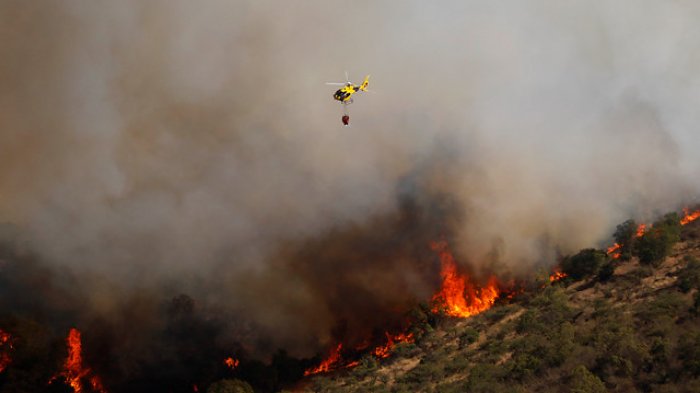 Incendio forestal en Casablanca ha consumido al menos una vivienda y cerca de 200 hectáreas
