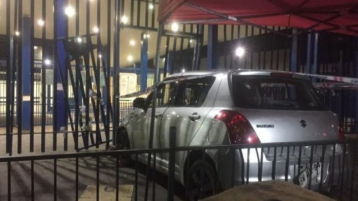 Cabo del Ejército se estrelló contra la reja del penal Santiago Uno: Iba en estado de ebriedad