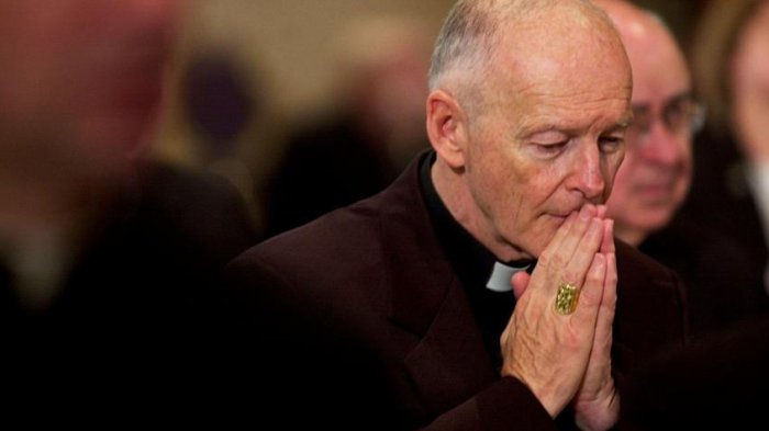 Vaticano expulsa a excardenal Theodore McCarrick tras ser encontrado culpable de abuso sexual
