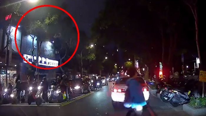 Estudiante de 17 años cayó desde un piso 13 y sobrevivió gracias a un semáforo