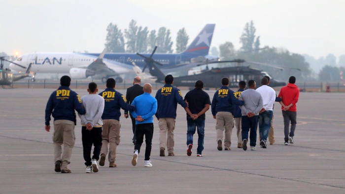 114 extranjeros fueron expulsados de Chile: Habían cometido delitos o estaban irregulares