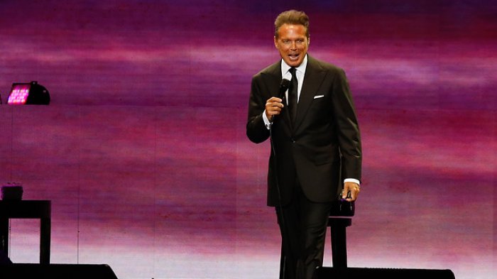 Para no creer: Luis Miguel saludó a sus fánaticas en las afueras del Movistar Arena
