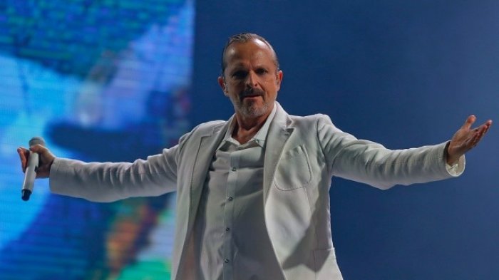 Miguel Bosé sobre emplazamiento a Michelle Bachelet: 