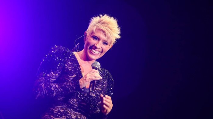 Religión, bachata y ritmos urbanos: Los discos de Yuri después de los '90