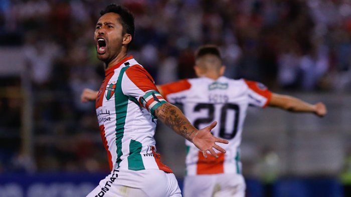 “Que el fútbol una las fronteras”: Talleres le deja alfajores y vino a Palestino tras quedar fuera de la Libertadores