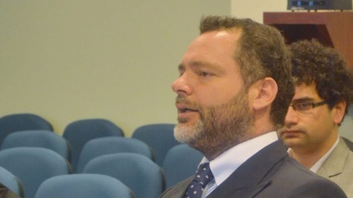 Abogado Cristián Rosselot fue detenido por orden de detención por amenazas