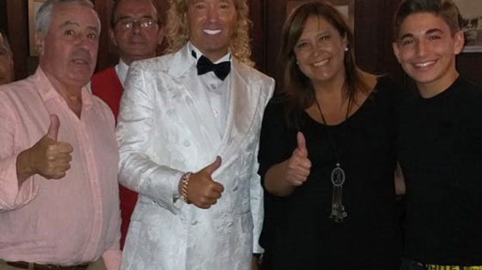 Farkas regaloneó a trabajadores del Hotel O'Higgins con millonaria propina