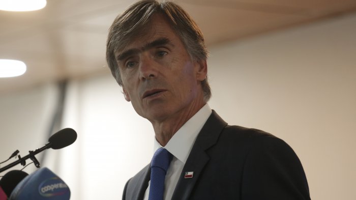 Ministro de Economía se defiende de quiénes lo tildan de 