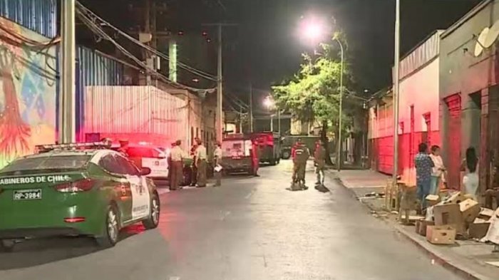 Agreden a carabineros que inspeccionaban local clandestino: Les quitaron sus armas y credenciales