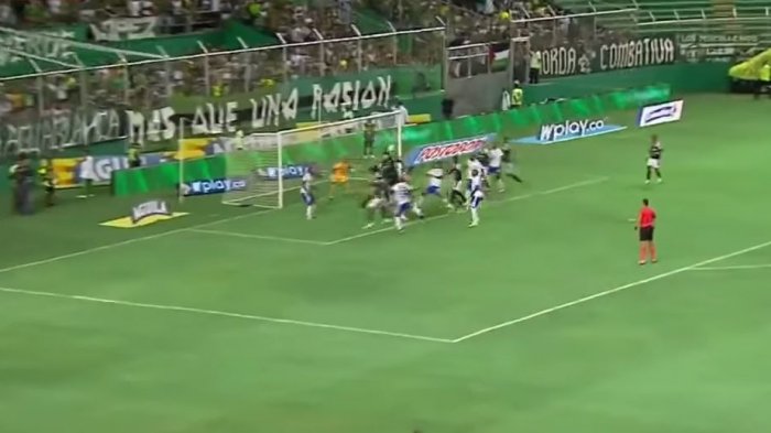 Milagro en Cali: Arquero saltó más que nadie y marcó un golazo de cabeza en el último minuto