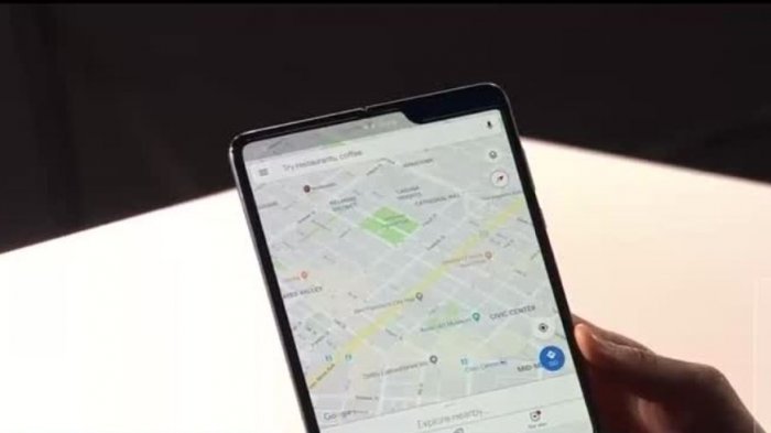 Nuevo smartphone de Samsung es plegable, puede compartir energía e incluye lentes fotográficos