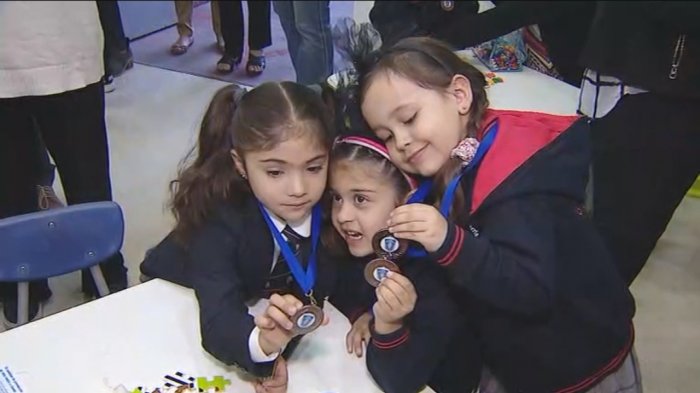 Un giro a 105 años de historia: Así fue el inicio de clases del Liceo Lastarria con sus primeras alumnas