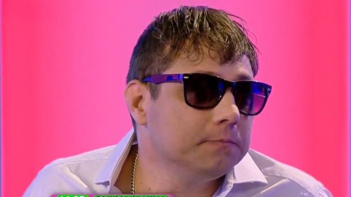 En silla de ruedas y apenas puede hablar: El drama de José Aravena, ex bailarín de Rojo que padece extraña enfermedad