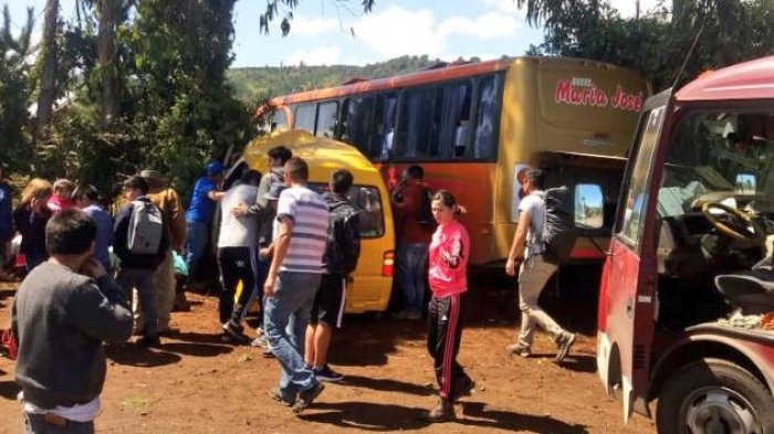 Niña de 11 años falleció tras violento choque entre furgón escolar y un bus en Cañete