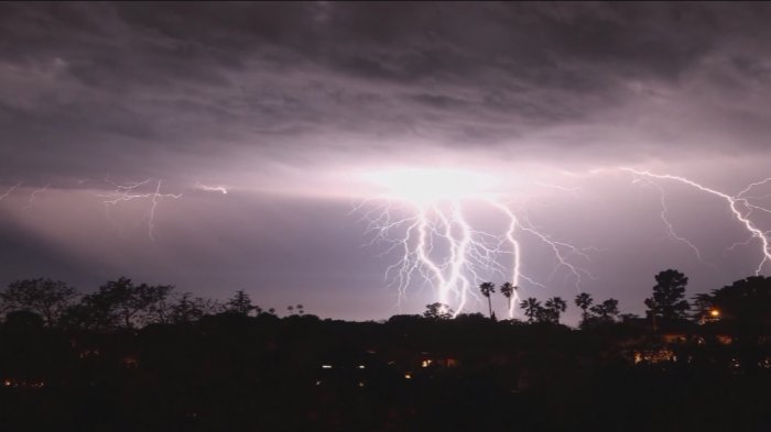 Las impresionantes imágenes que dejó la caída de más de 2.200 rayos en tan sólo 5 horas