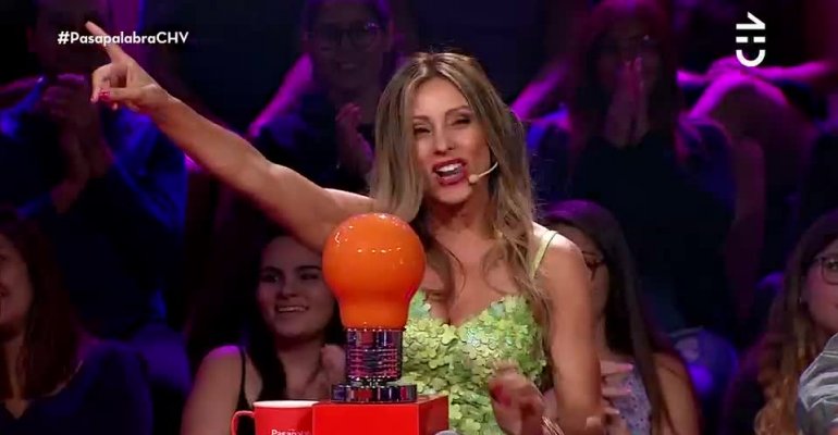 Carola Julio sorprendió al ritmo de Camilo Sesto en Pasapalabra