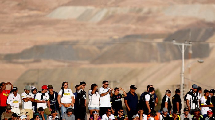 En la zona de carga: La astucia de un grupo de hinchas para ver a Colo Colo contra Cobresal