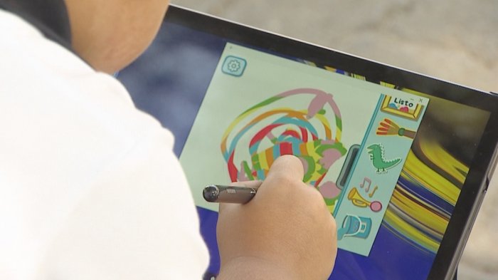 Los dispositivos móviles que la llevan en las salas de clases