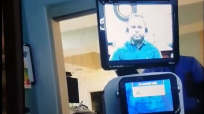 Médico informa a un paciente que moriría a través de la pantalla de un robot de telemedicina