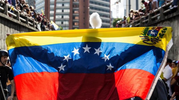 Estados Unidos decide retirar su cuerpo diplomático de Venezuela
