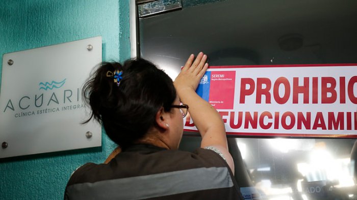 Seremi cierra clínica estética en que murió mujer: Tenía denuncias por cirugía falsa y operación fallida