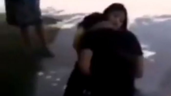 “No te mueras por favor”: Joven apuñala a su pololo tras una discusión y luego se arrepiente