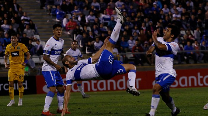 Noche de alegrías para el fútbol chileno: La UC y Palestino consiguen vitales puntos en la Libertadores