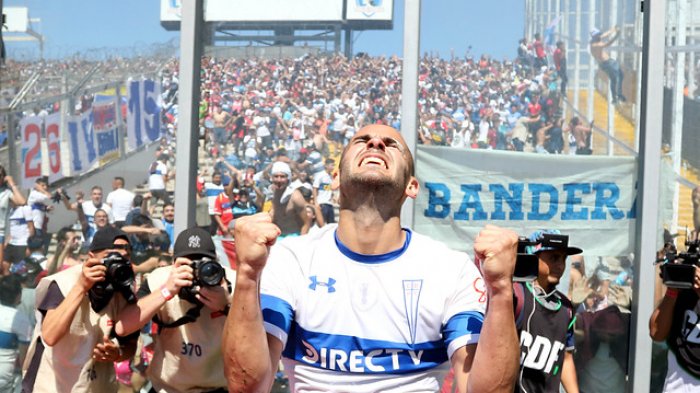La UC derrotó a Colo Colo en el Monumental y le arrebató la punta del torneo