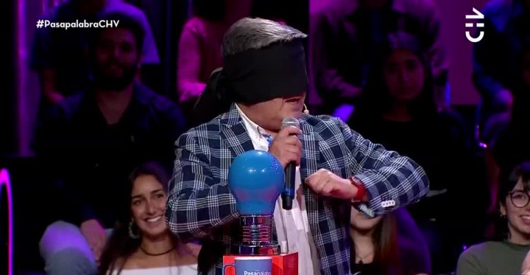 Así fue el fallido intento de Carlos Tejos por adivinar canción de Karen Bejarano