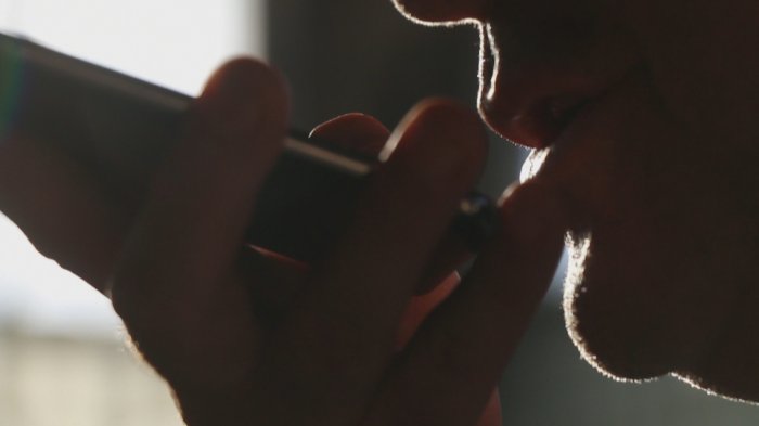 Usan aplicaciones de citas: El delivery de drogas por redes sociales que alerta a Carabineros