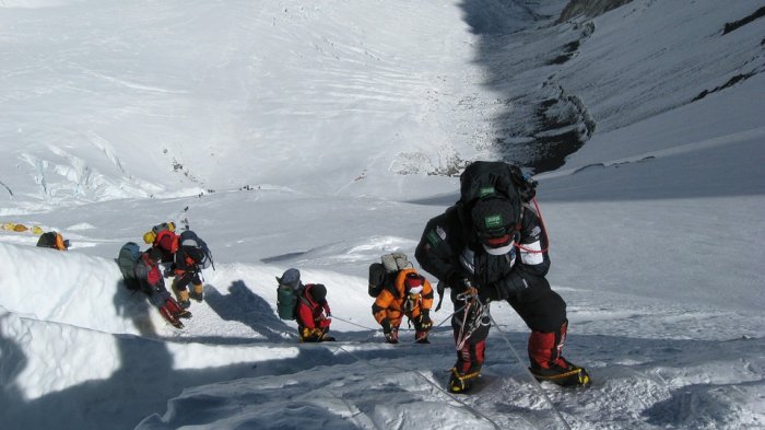 El calentamiento global ha afectado al Monte Everest y dejado al descubierto decenas de cadáveres