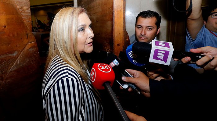 Pamela Jiles califica a Bolsonaro como 