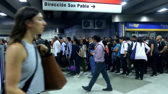 Corte en Línea 1 de Metro: Bomberos acude en rescate de persona atrapada bajo vagón del tren