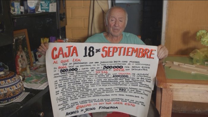 Abuelito en silla de ruedas asegura que lo estafaron: Dice que falsificaron su firma y lleva 13 años pagando crédito