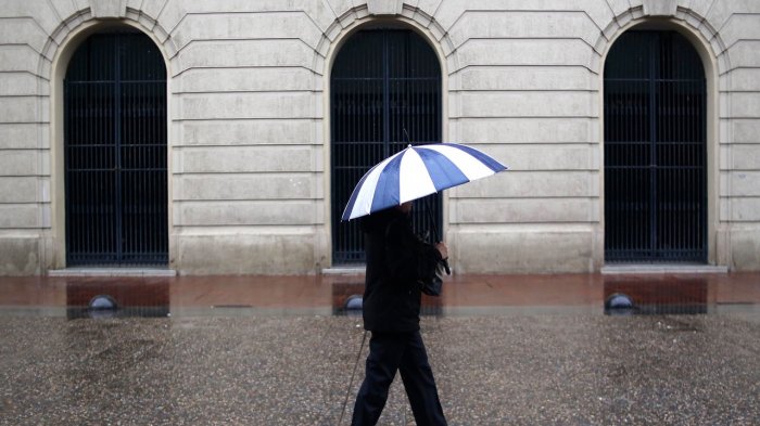 Veranistas, se les acabó la fiesta: Anuncian posibles precipitaciones para este domingo en Santiago
