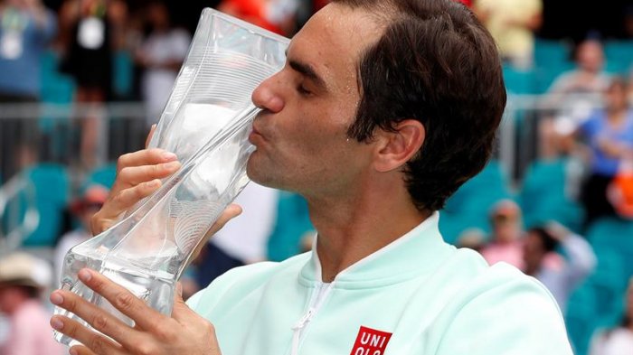 Federer sigue encumbrado y ganó la final del Abierto de Miami