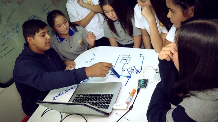 Bus ConCiencia: El proyecto móvil que busca acercar la tecnología a las escuelas rurales