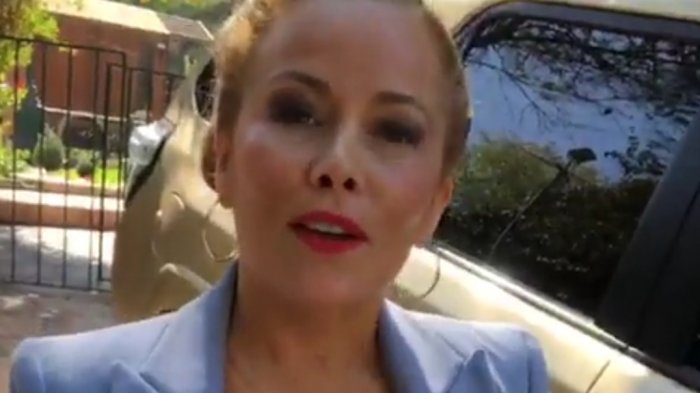 Cathy Barriga aclara cuestionado cambio de color de camioneta municipal: 