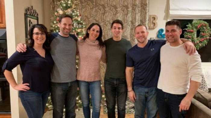 Mujer descubrió que tenía 29 hermanos luego de someterse a test de ADN