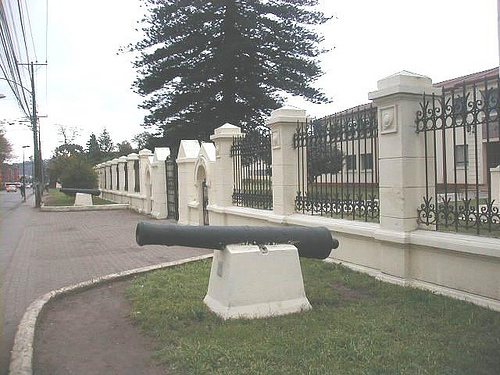 Roban fusiles y municiones desde Regimiento de Concepción: Un guardia fue apuñalado