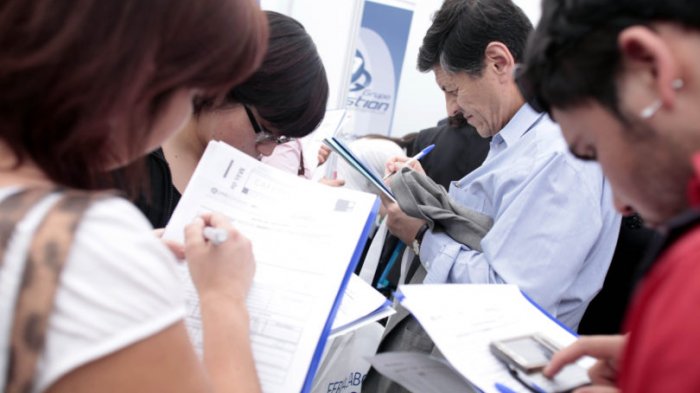 Portal ofrece empleos como mayordomo con sueldos que pueden llegar a los $650 mil