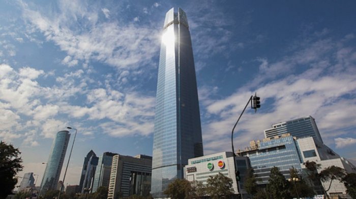 Hombre murió al caer desde el quinto piso en el mall Costanera Center