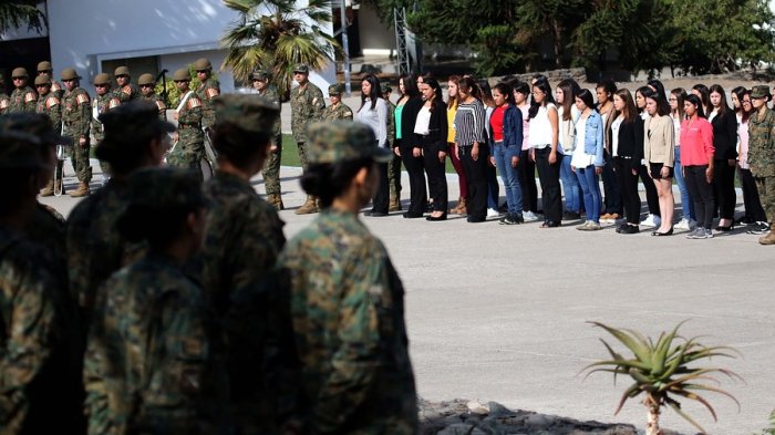 24 mujeres que habían sido aceptadas en el Ejército fueron rechazadas a última hora y devueltas a su hogar