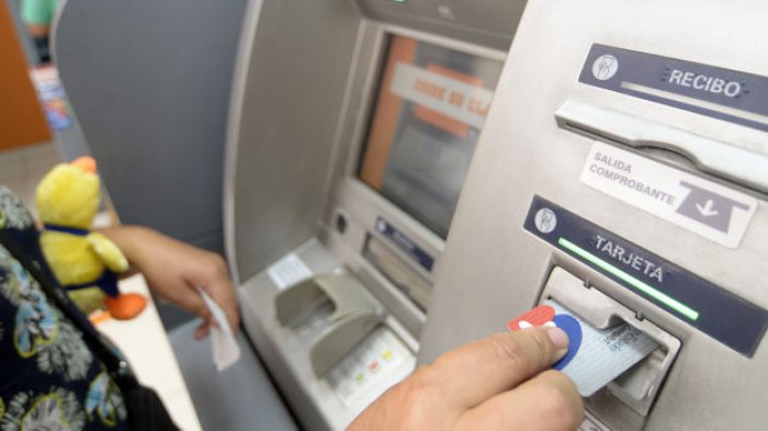 Ni los parlamentarios se salvan: Cajero automático del Congreso habría sido intervenido para clonar tarjetas