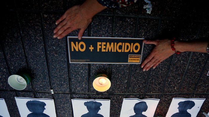 Hombre asesina a esposa frente a su hijo en Tricahue